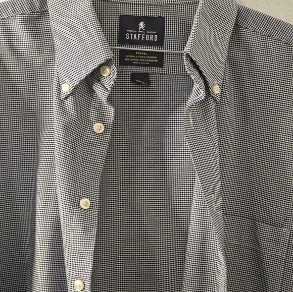 Men's Stafford Button Down Shirt in a dark blue and white design. 16 1/2 - 32/33 - Picture 3 of 10